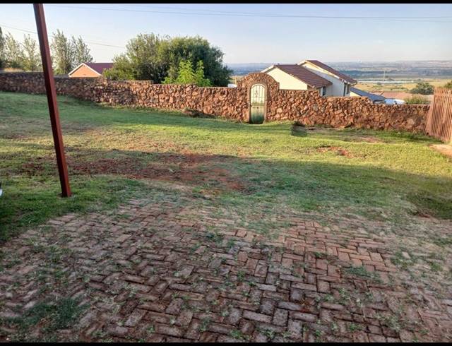 2 BEDROOM PROPERTY TO RENT IN ZAKARIYYA PARK